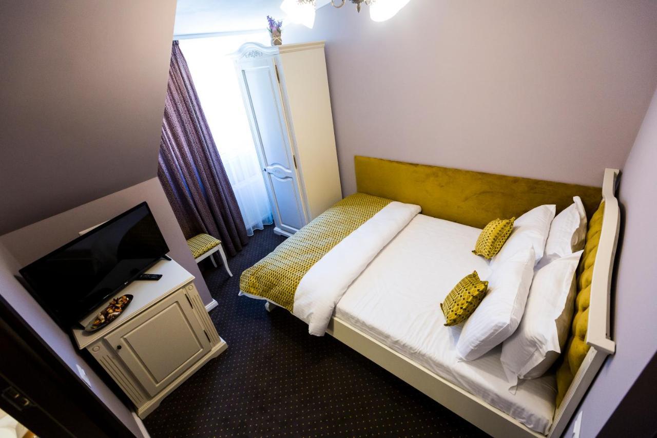 Royal Inn Busteni-Adults Only Kültér fotó